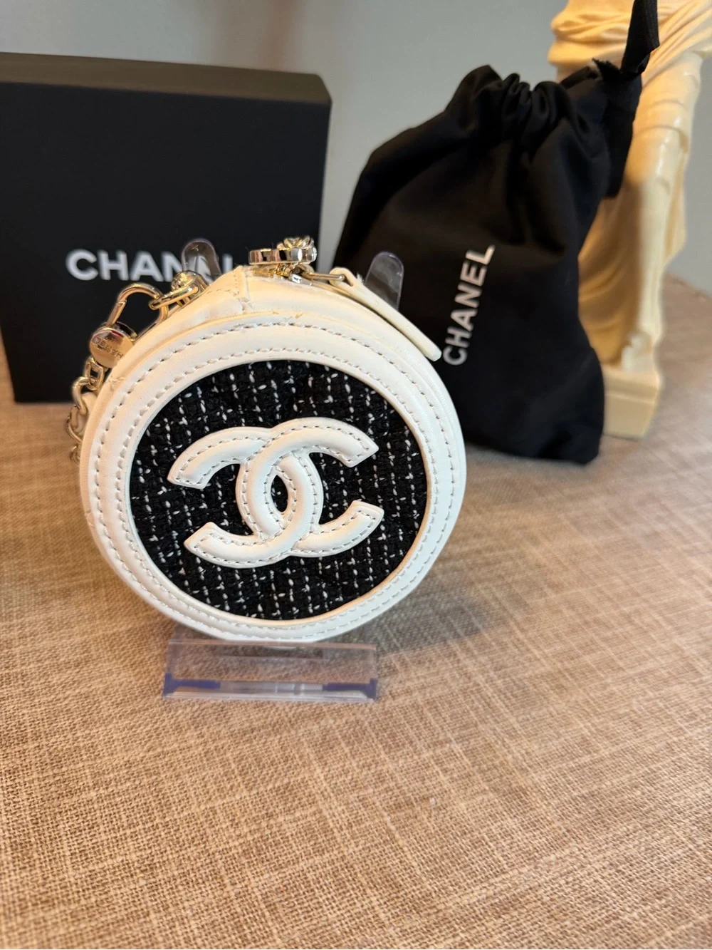 GWP for Chanel NIB Giftable  Black & White Round CC Logo Clutch
